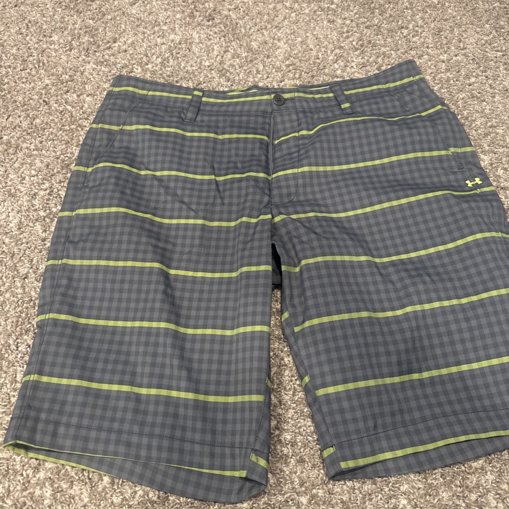 Under Armour Golf Shorts Size 38- Worn Twice